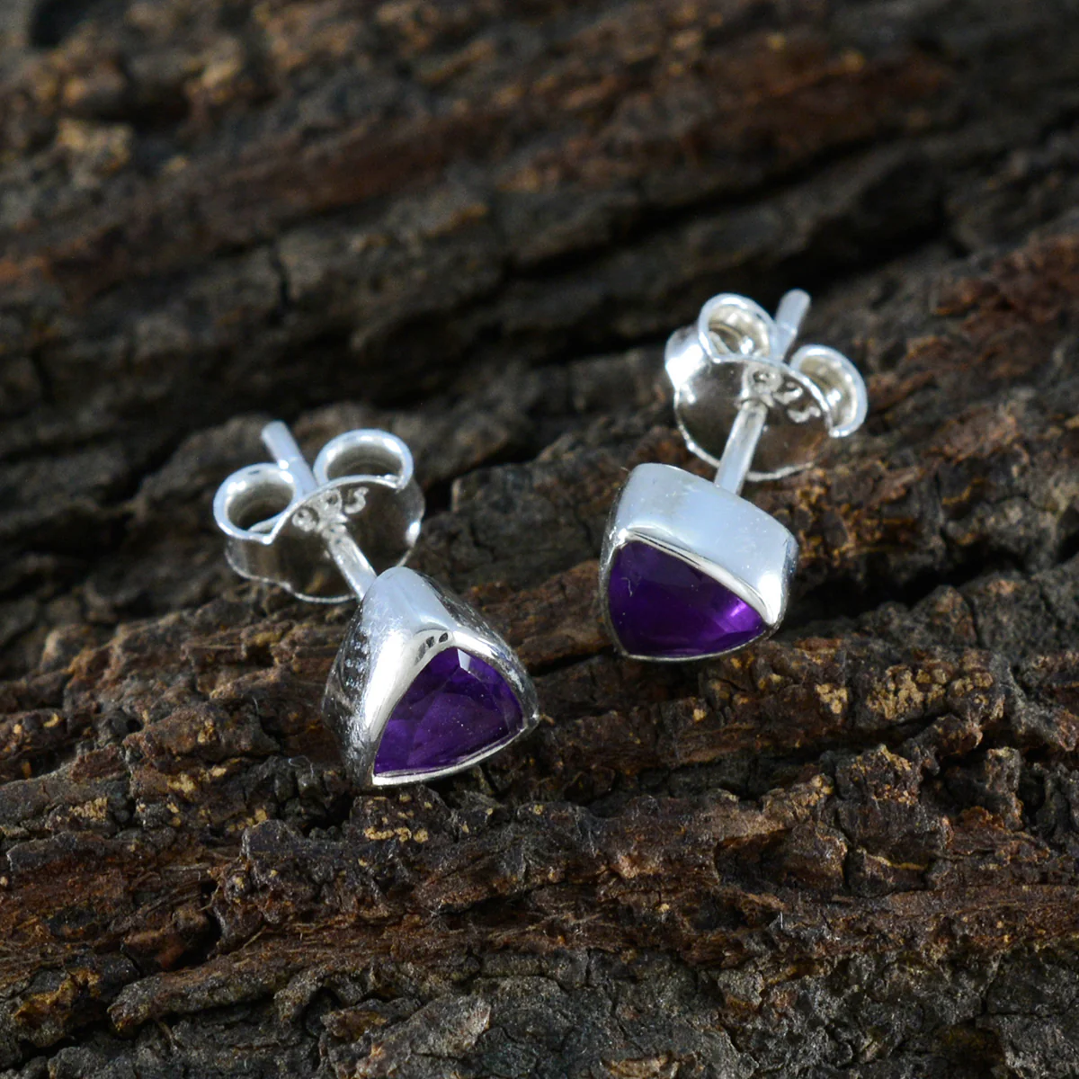 Amethyst African Victoria Solitaire Stud Purple Silver Earring - Image 3
