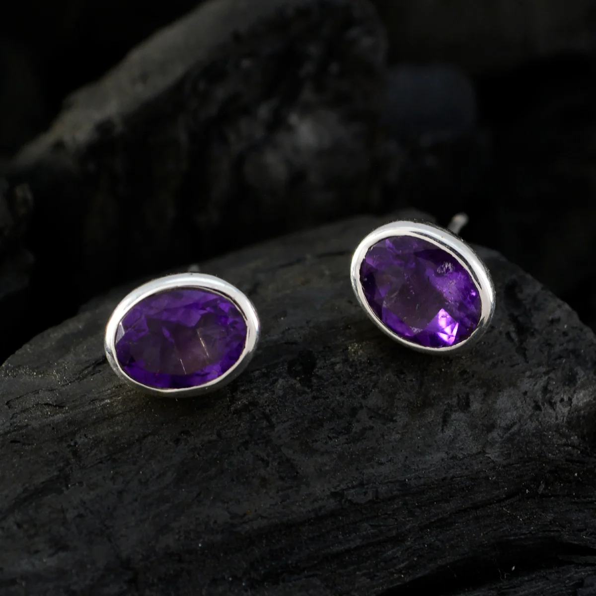 Amethyst Australian Ha-eun Solitaire Stud Purple Sterling Silver Earring - Image 3