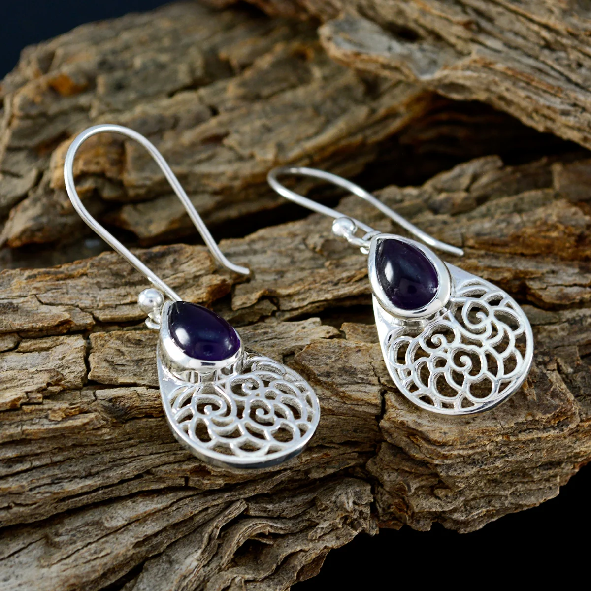 Amethyst Middle Eastern Isla Solitaire Dangle Purple Sterling Silver Earring - Image 3