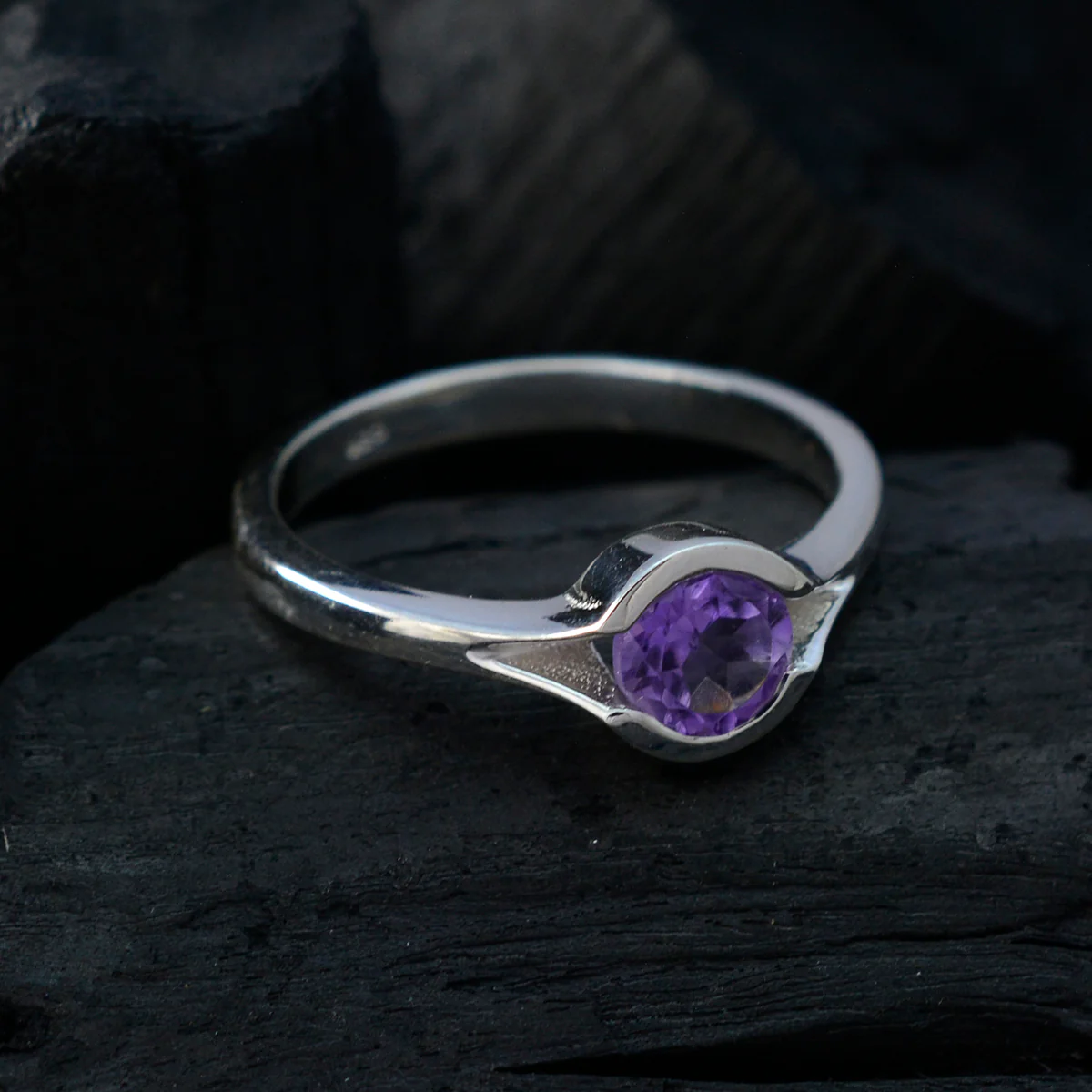 Amethyst Solitaire Russian Silver Purple Gemstone Featherlight Contemporary Ring Jewellery - Image 4