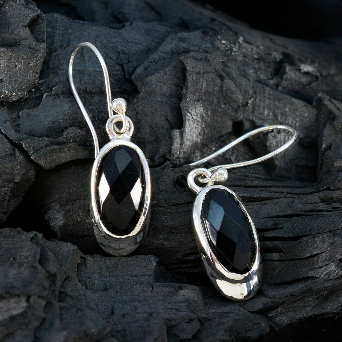 Black Onyx African Ines Solitaire Dangle Black Silver Earring - Image 3