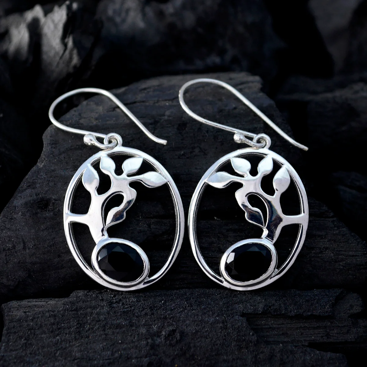 Black Onyx American Scarlett Solitaire Dangle Black Silver Earring - Image 2