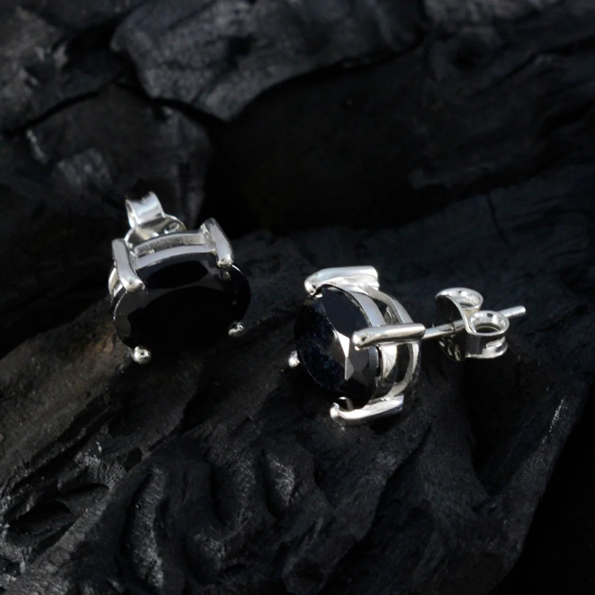 Black Onyx Korean Addison Solitaire Stud Black Silver Earring - Image 4