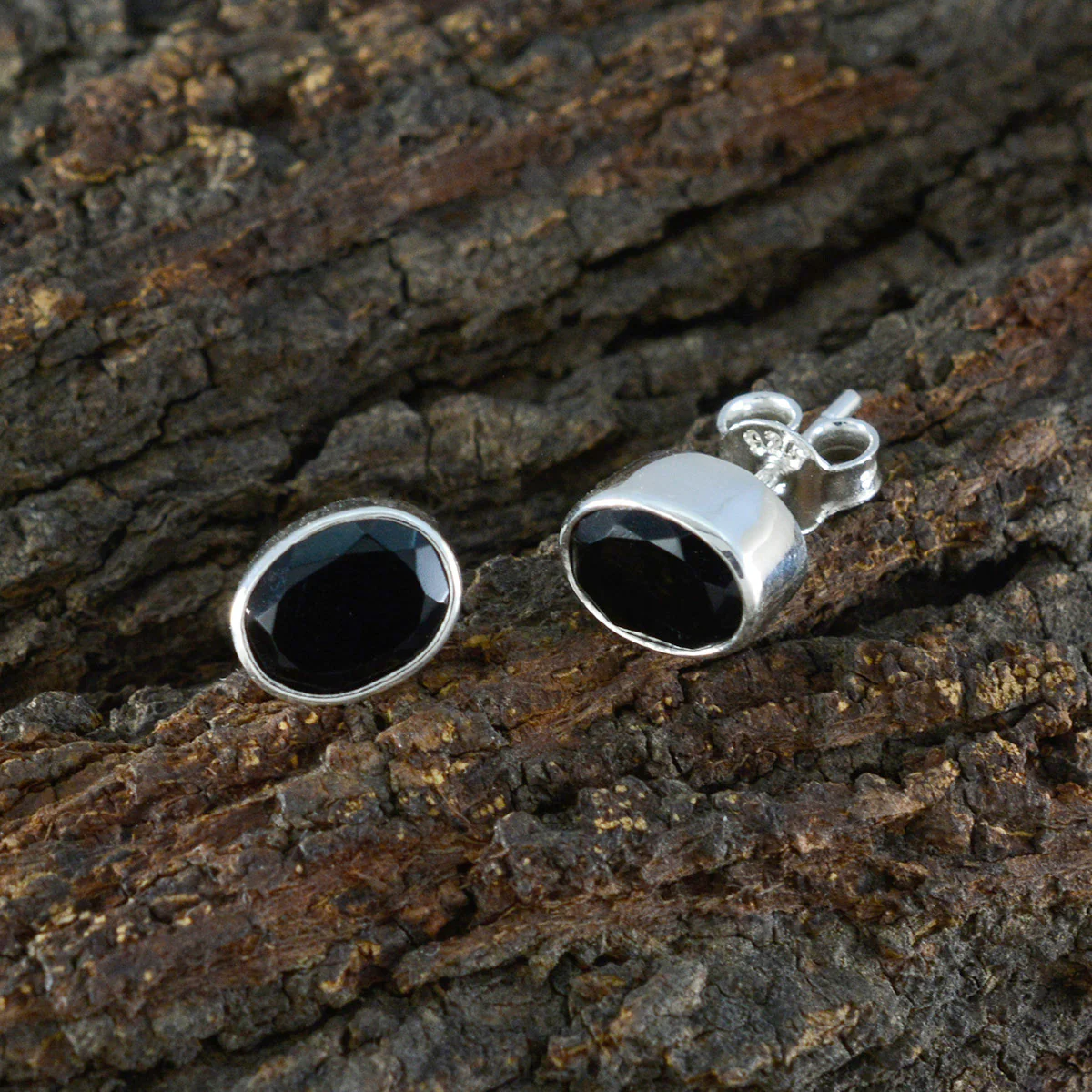 Black Onyx Mexican Amelia Solitaire Stud Black Sterling Silver Earring - Image 3