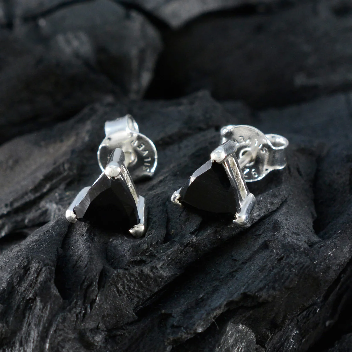 Black Onyx Moroccan Carolina Solitaire Stud Black Silver Earring - Image 4