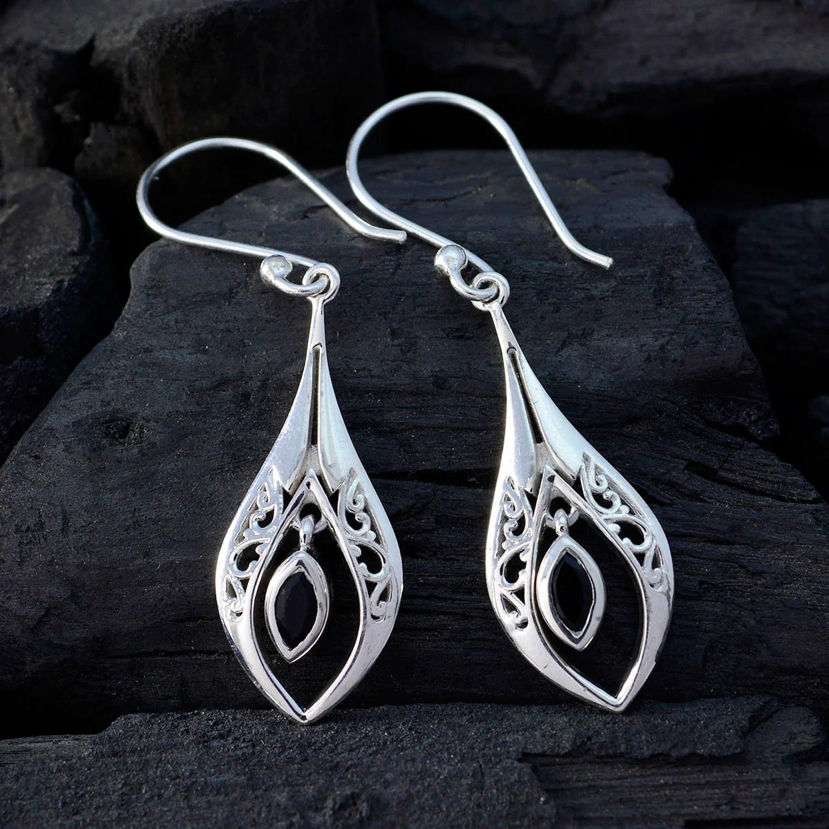 Black Onyx Moroccan Sarah Solitaire Dangle Black 92.5 Silver Earring - Image 2