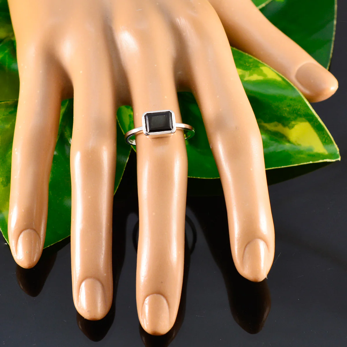 Black Onyx Solitaire American 92.5 Silver Black Gemstone Dainty Luxurious Ring Jewellery - Image 5