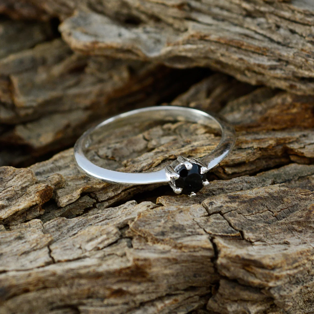 Black Onyx Solitaire American Silver Black Gemstone Elegant Contemporary Ring Jewelry - Image 3
