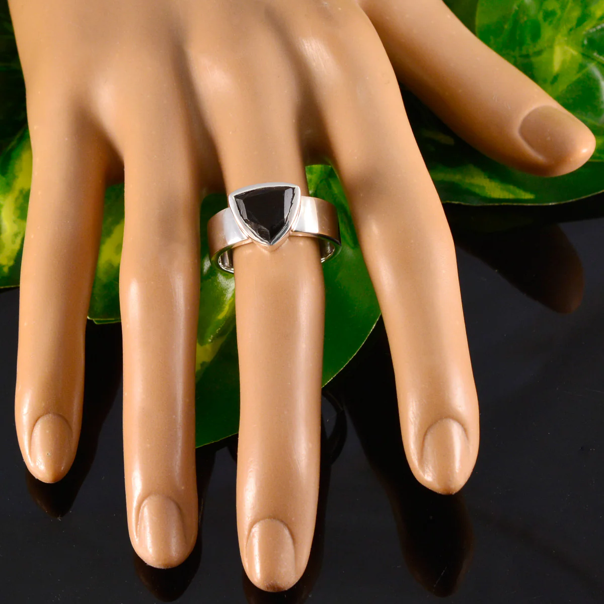 Black Onyx Solitaire Russian 925 Silver Black Gems Eye-catching Signet Band Jewelry - Image 5