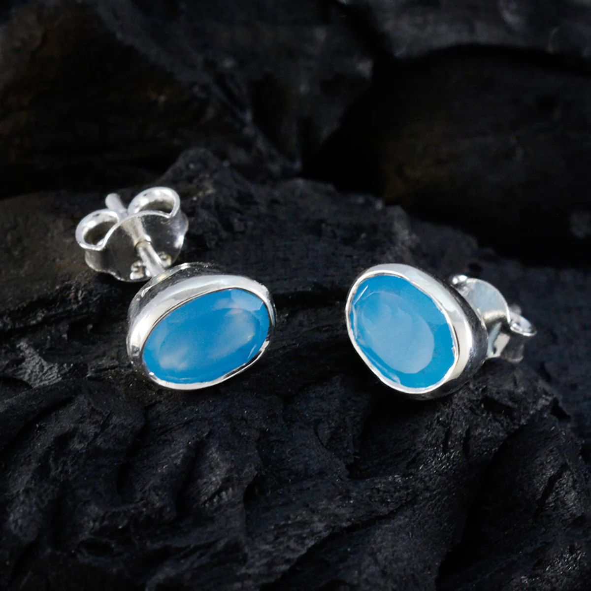 Blue Chalcedony American Camilla Solitaire Stud Blue 92.5 Silver Earring - Image 4