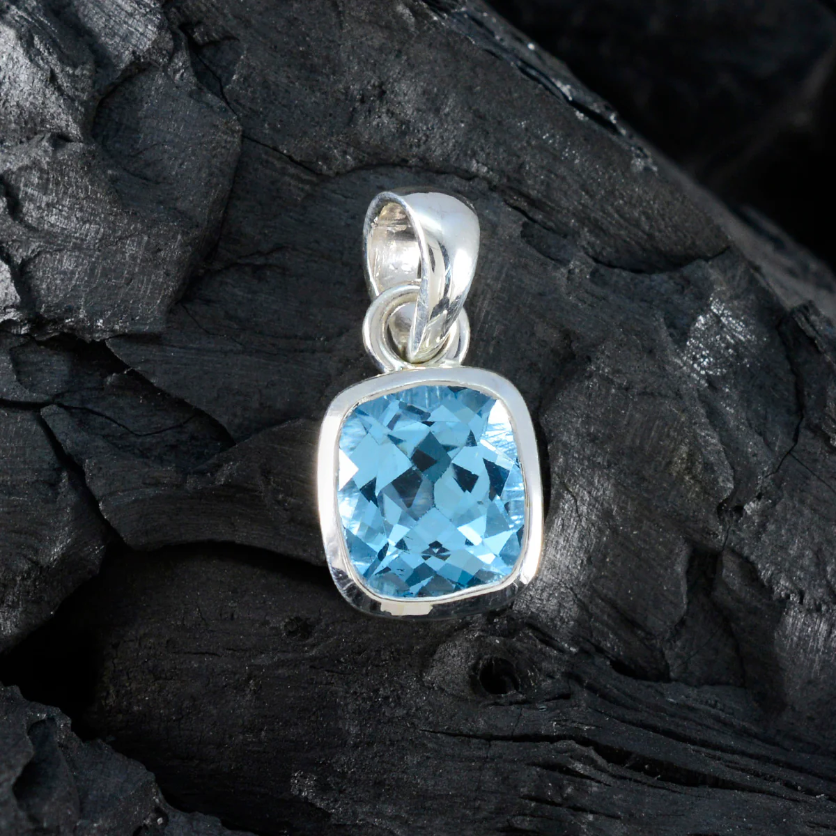 Blue Topaz Featherlight Mexican 92.5 Silver Solitaire Aria Contemporary Blue Pendant Jewellery - Image 4