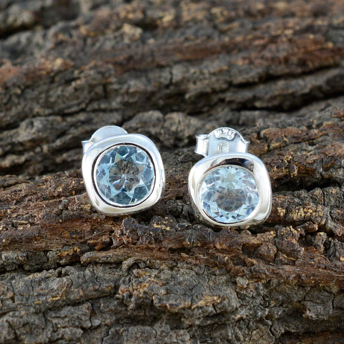 Blue Topaz Indian Kristine Solitaire Stud Blue 92.5 Silver Earring - Image 4