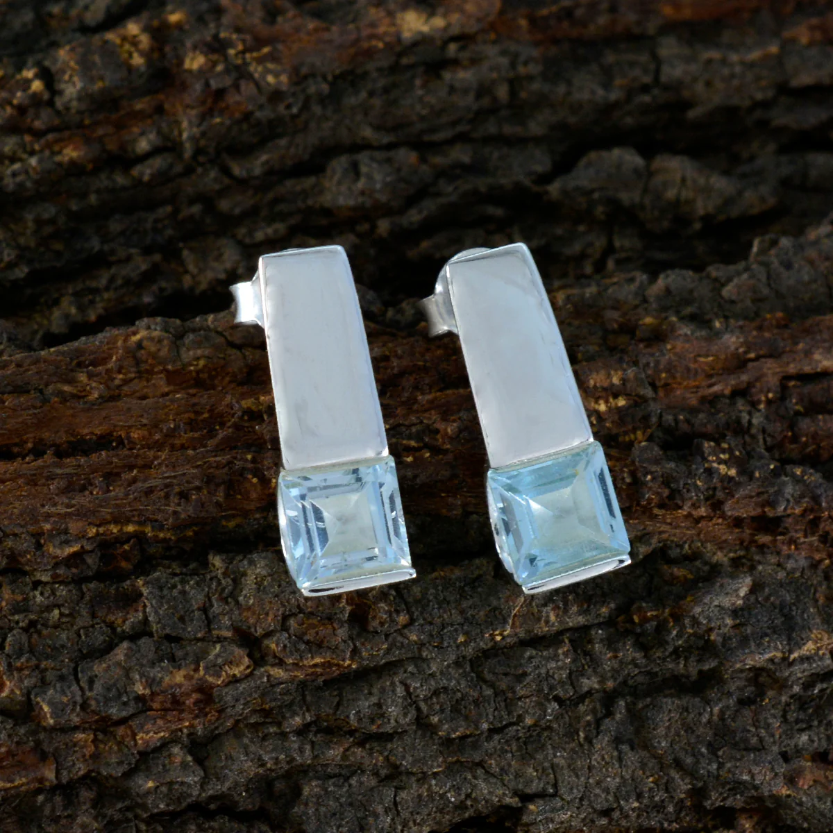 Blue Topaz Middle Eastern Laura Solitaire Stud Blue 925 Sterling Silver Earring - Image 3