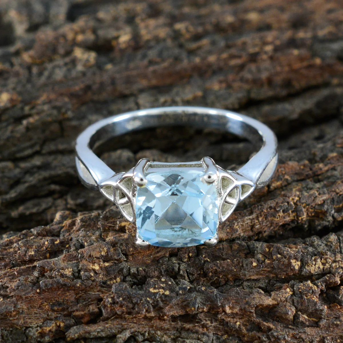 Blue Topaz Solitaire Egyptian 92.5 Silver Blue Gems Featherlight Cultural Ring Jewellery - Image 3