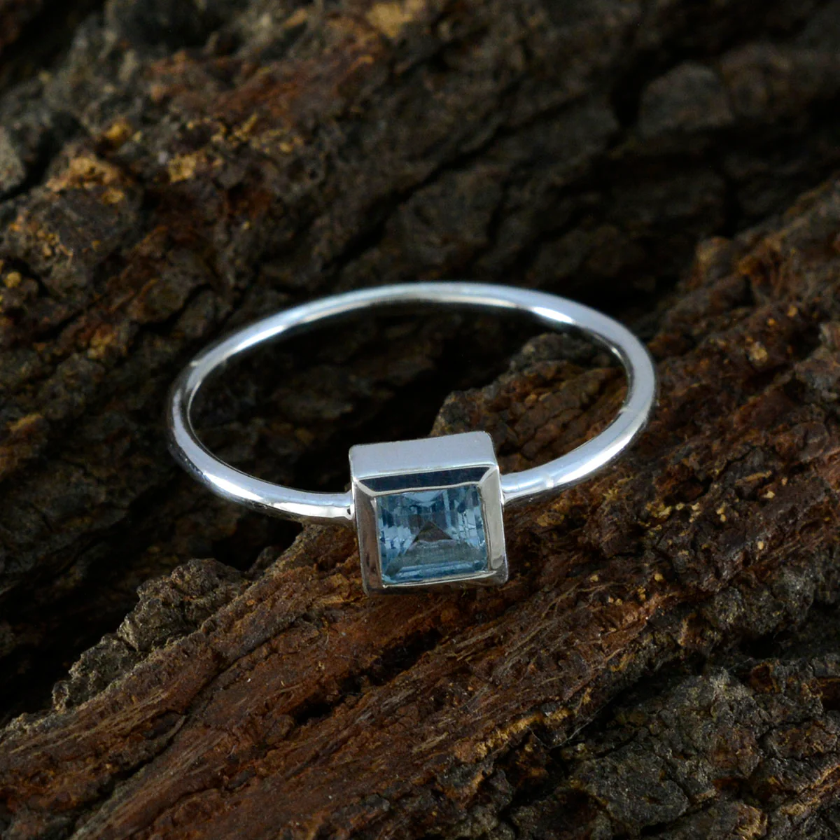Blue Topaz Solitaire Japanese Sterling Silver Blue Gemstone Elegant Glamorous Ring Jewelry - Image 3