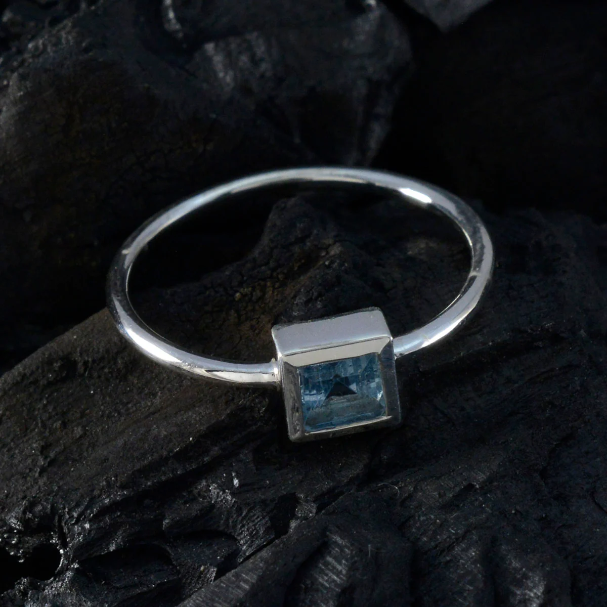 Blue Topaz Solitaire Japanese Sterling Silver Blue Gemstone Elegant Glamorous Ring Jewelry - Image 4