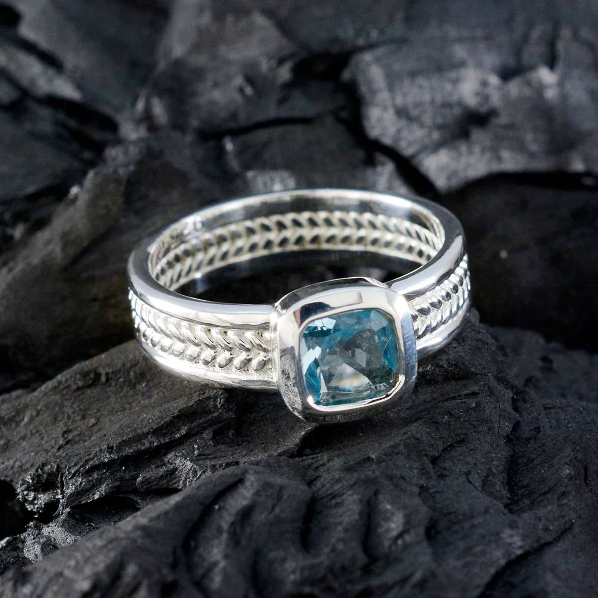 Blue Topaz Solitaire Spanish 925 Silver Blue Gems Mid-weight Rope-Wire Band Jewellery - Image 4