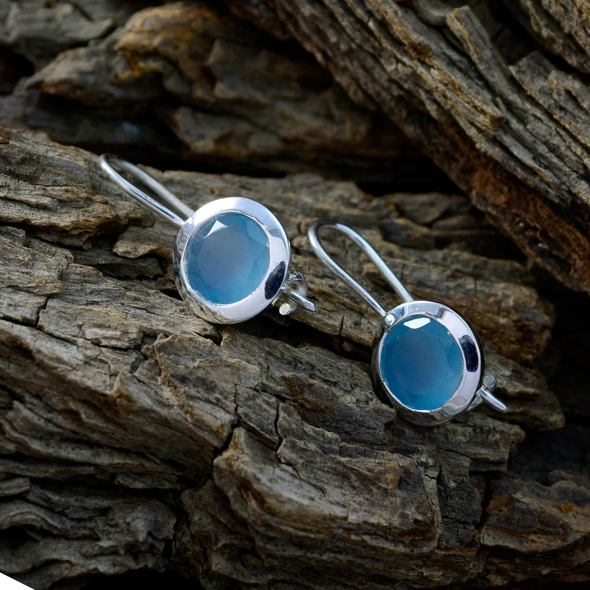 Chalcedony Egyptian Aria Solitaire Dangle Blue Sterling Silver Earring - Image 3