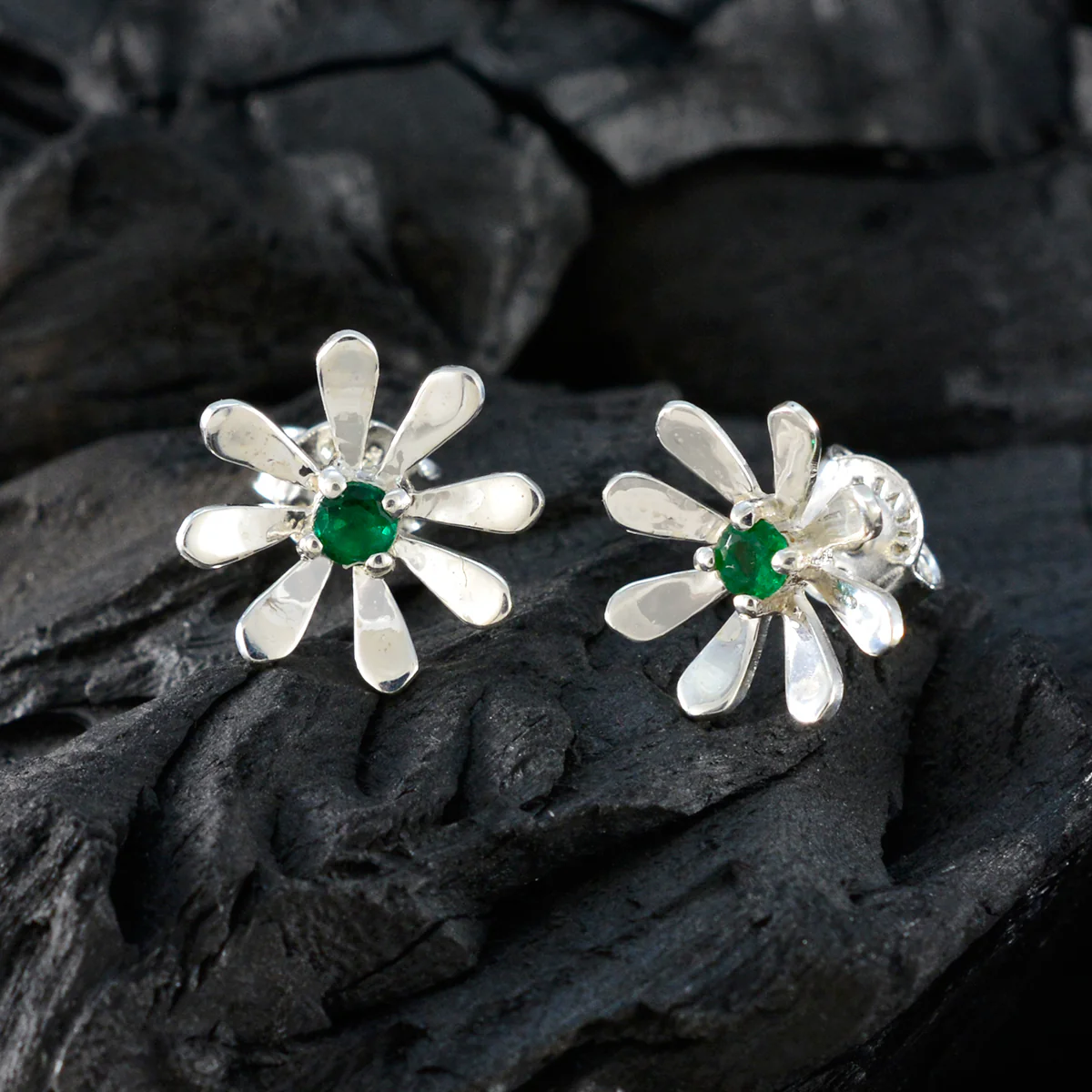 Emerald CZ Moroccan Antonia Solitaire Stud Green 92.5 Silver Earring - Image 4