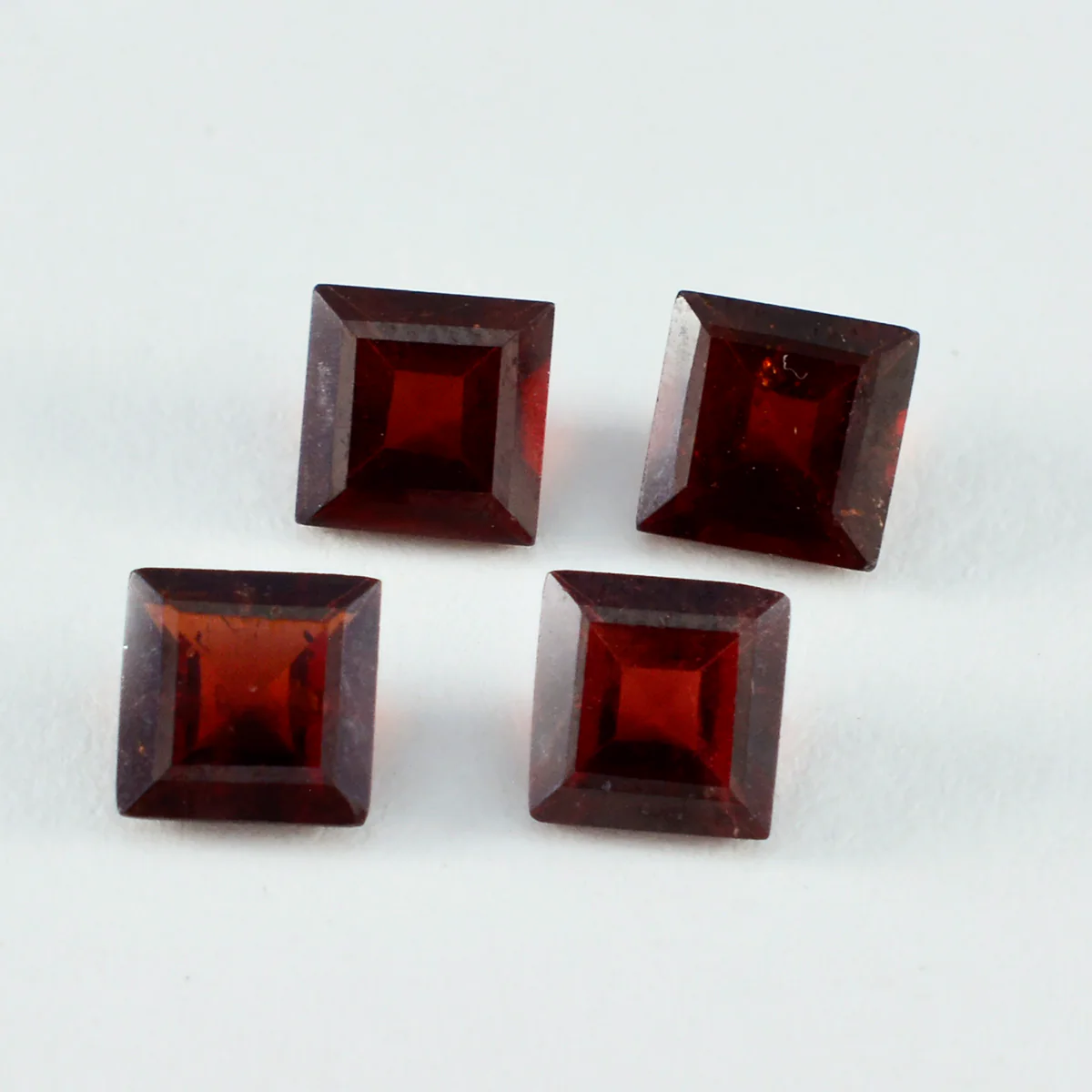 Garnet 10PC Tiny 4x4 MM Square Faceted Red Brilliant Semi Precious Loose Gemstones