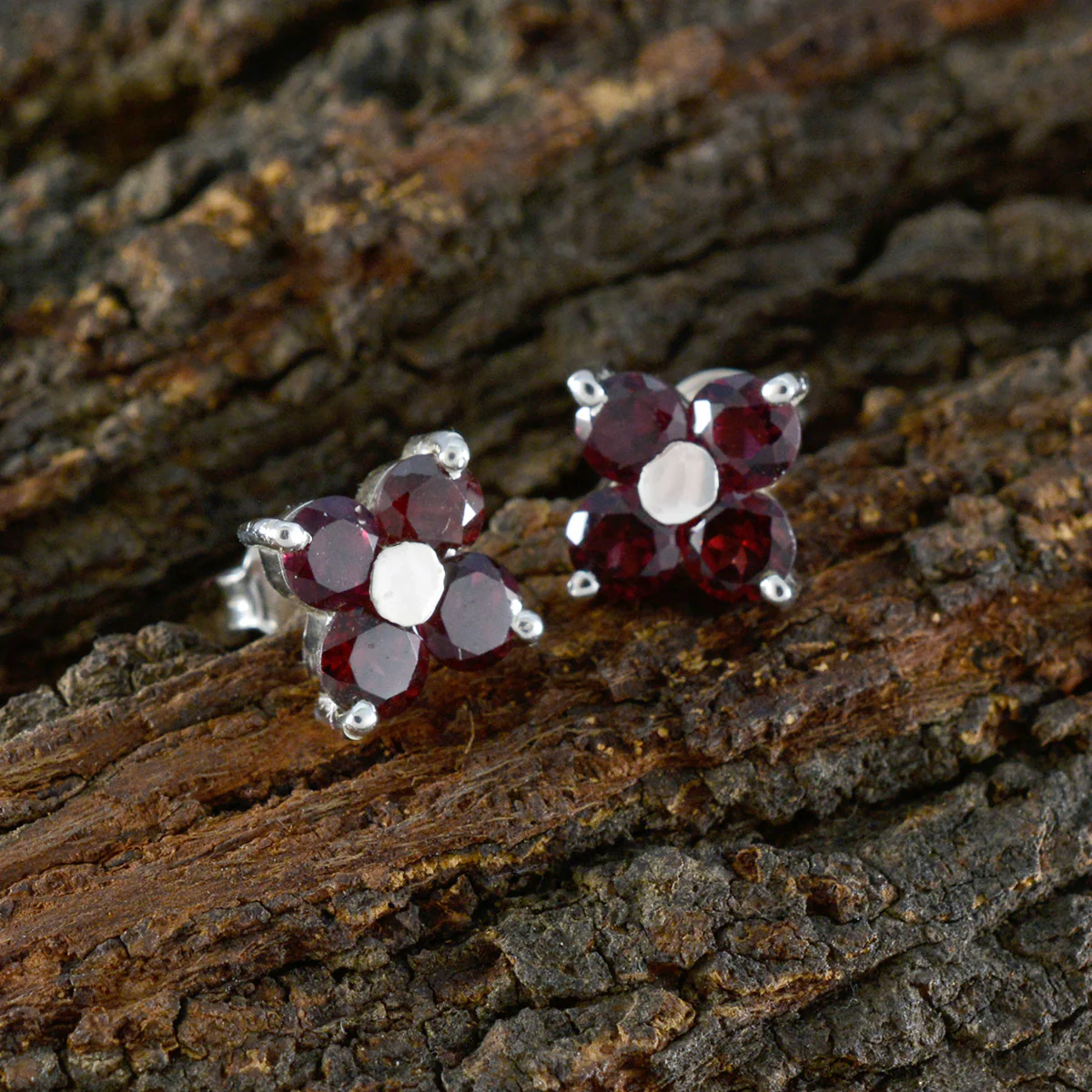 Garnet American Ivana multiple Stud Red Silver Earring - Image 4