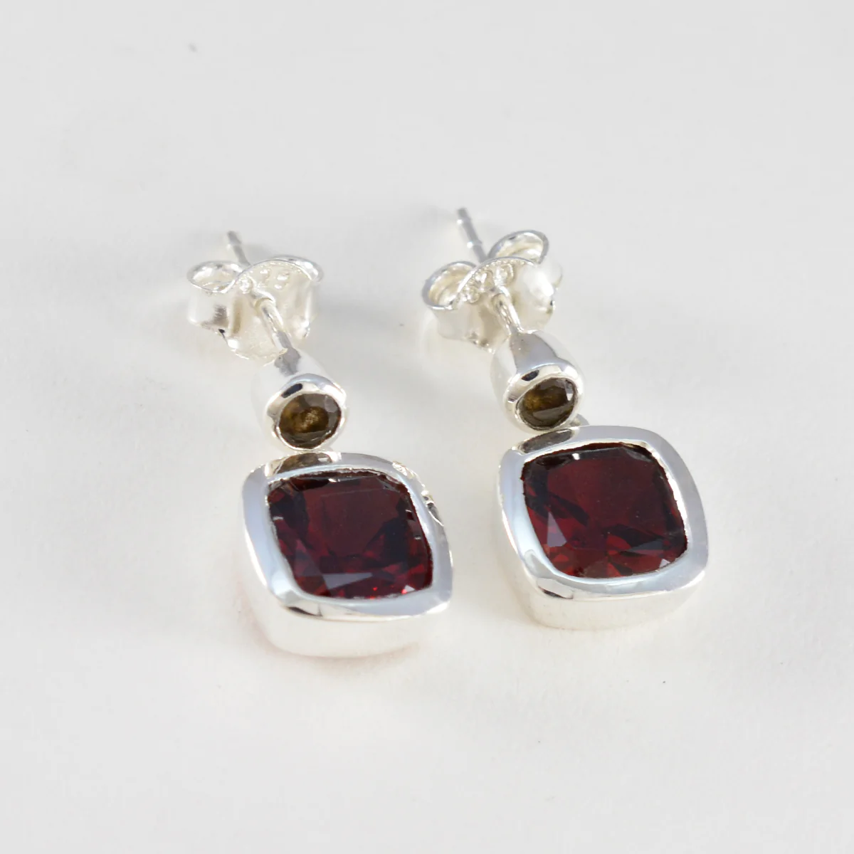 Garnet American María multiple Stud Red 92.5 Silver Earring - Image 2