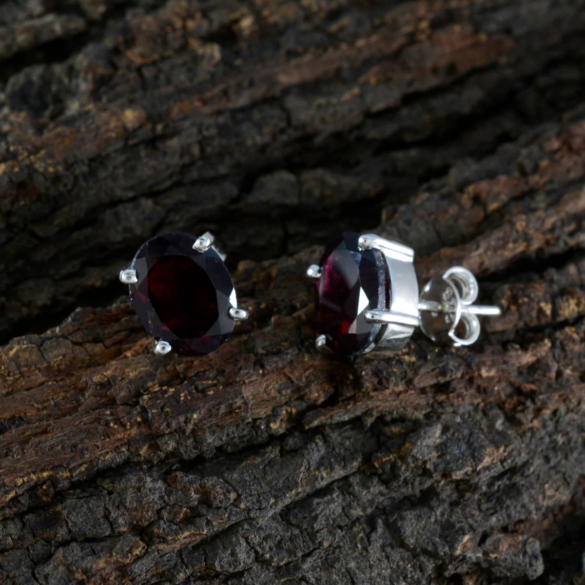 Garnet American Milagros Solitaire Stud Red Sterling Silver Earring - Image 3