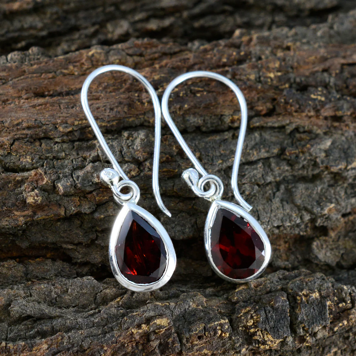 Garnet Australian Chen Solitaire Dangle Red Silver Earring - Image 3