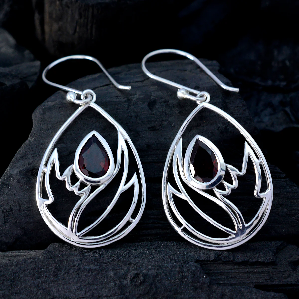 Garnet Australian Skylar Solitaire Dangle Red Silver Earring - Image 2