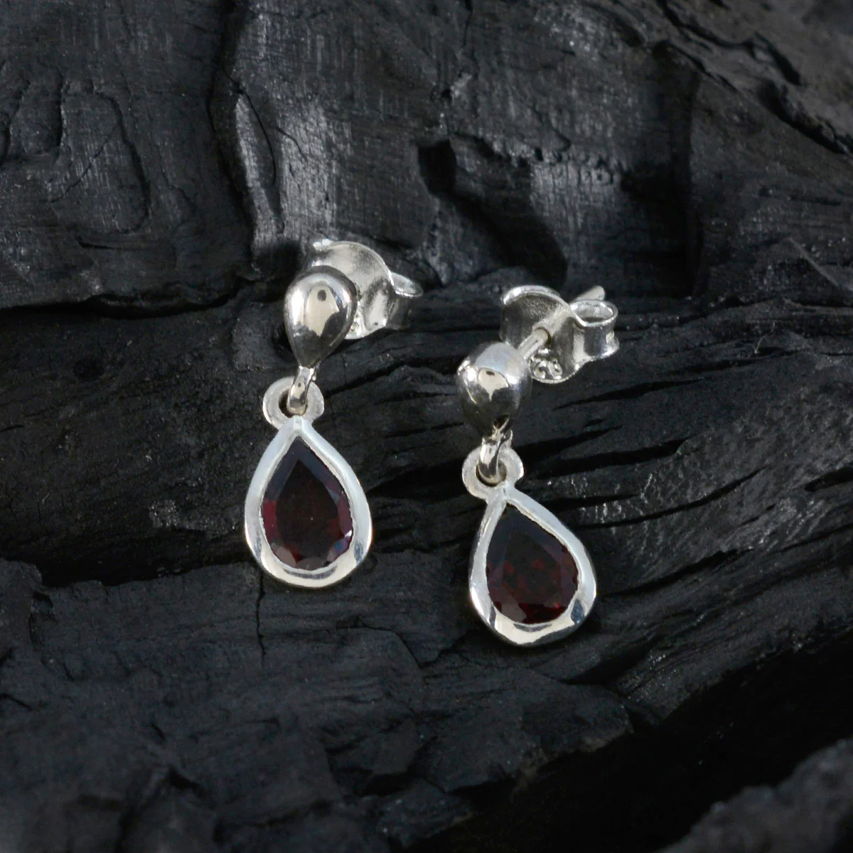 Garnet Egyptian Aiko Solitaire Stud Red Silver Earring - Image 3