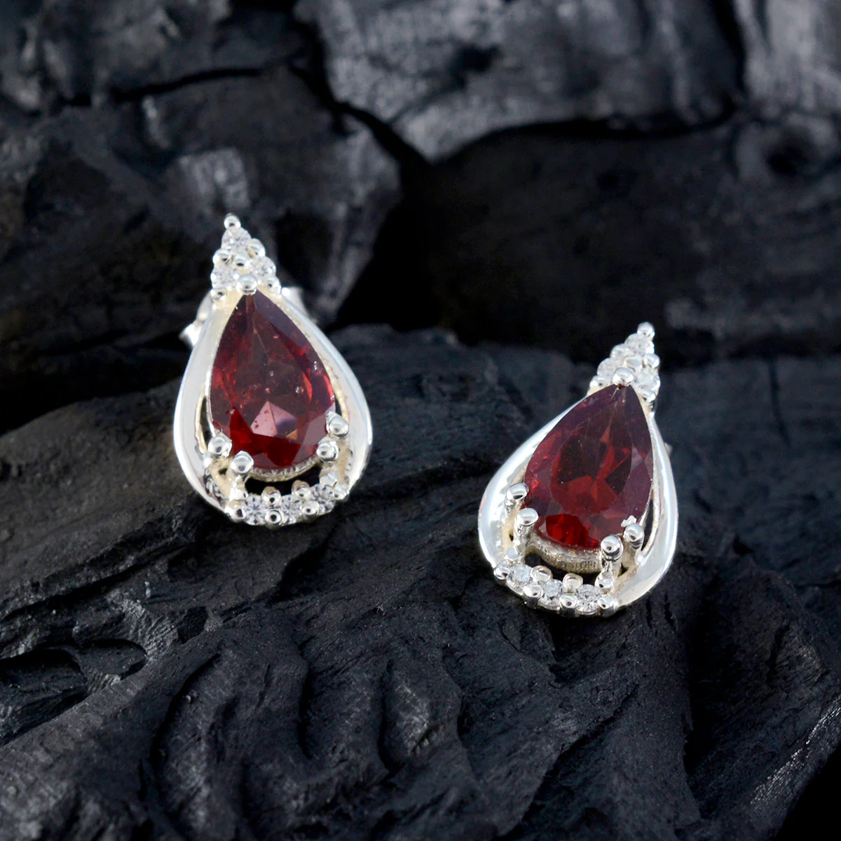 Garnet Egyptian Isla multiple Stud Red Sterling Silver Earring - Image 4