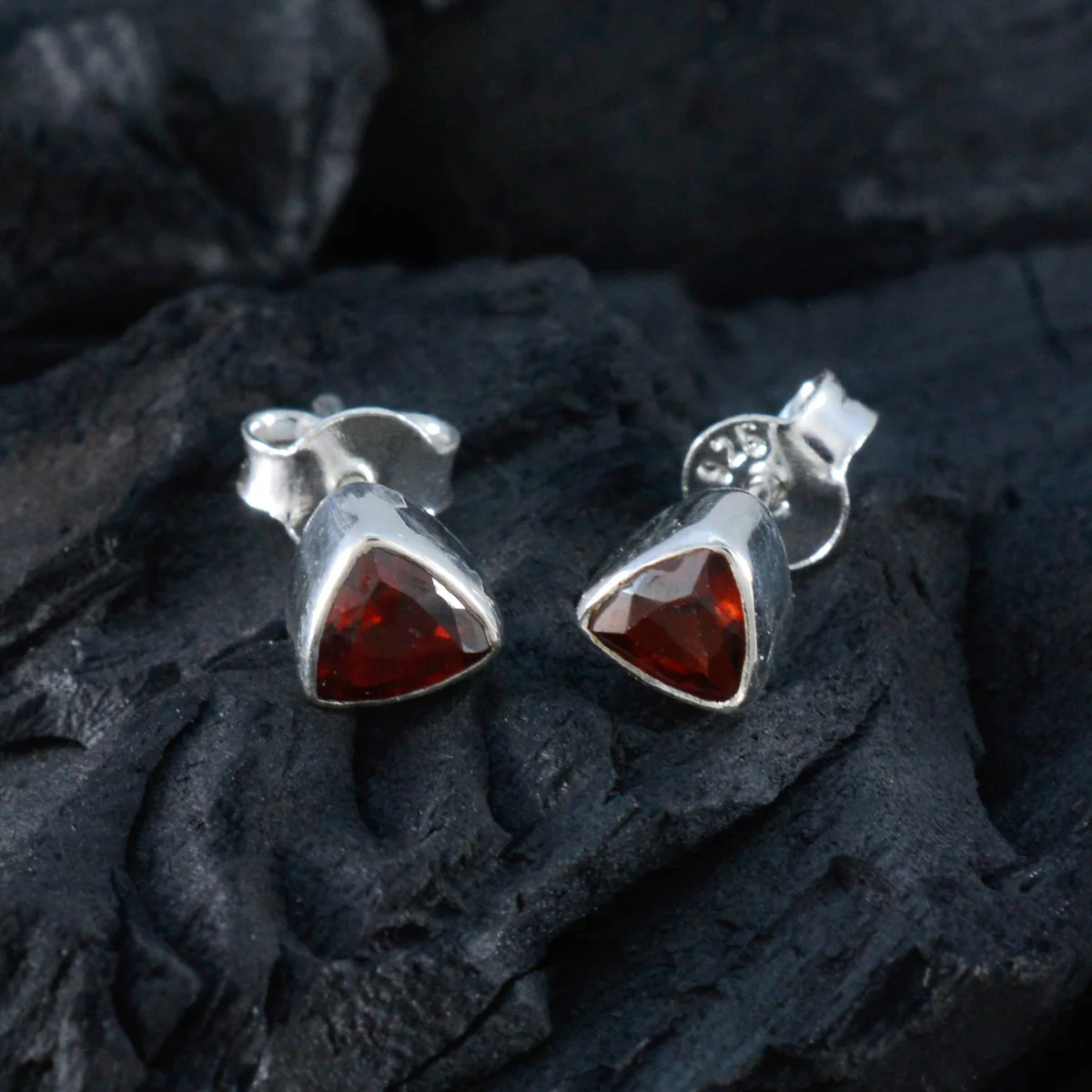 Garnet French Clara Solitaire Stud Red 925 Silver Earring - Image 4
