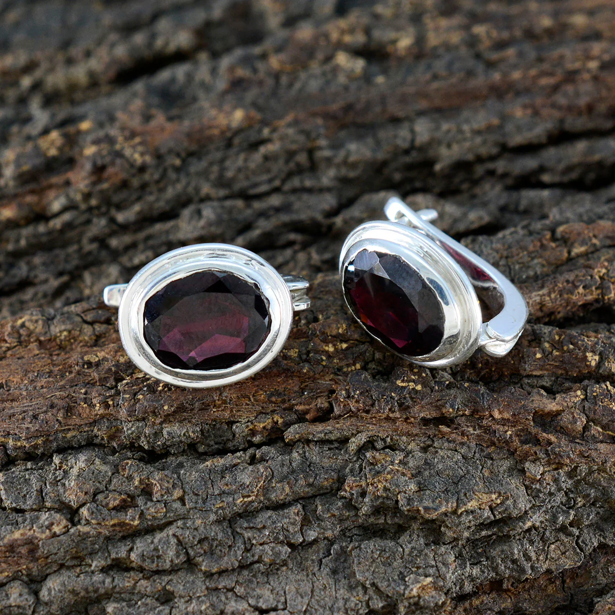 Garnet Russian Yuki Solitaire Stud Red Silver Earring - Image 3