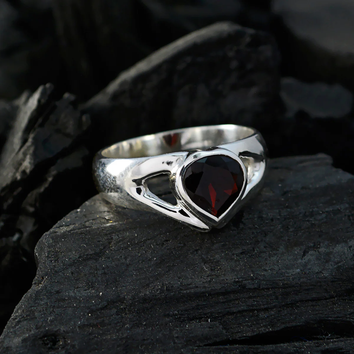 Garnet Solitaire African 92.5 Silver Red Gemstones Tiny Glamorous Ring Jewelry - Image 5