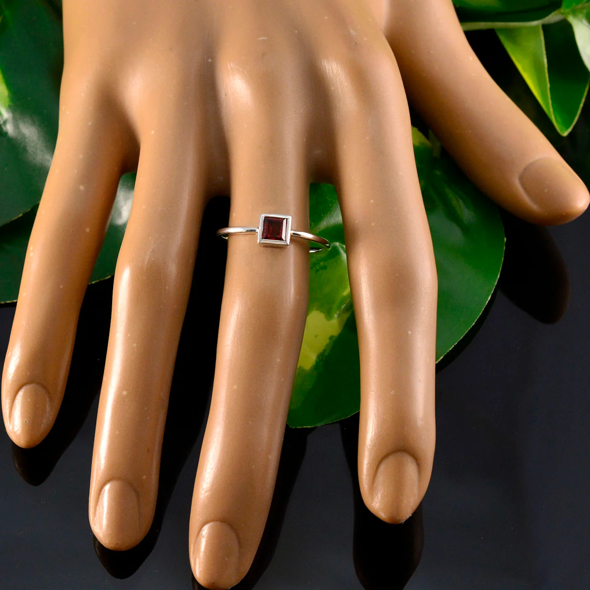 Garnet Solitaire American 92.5 Silver Red Gems Elegant Modern Ring Jewelry - Image 5
