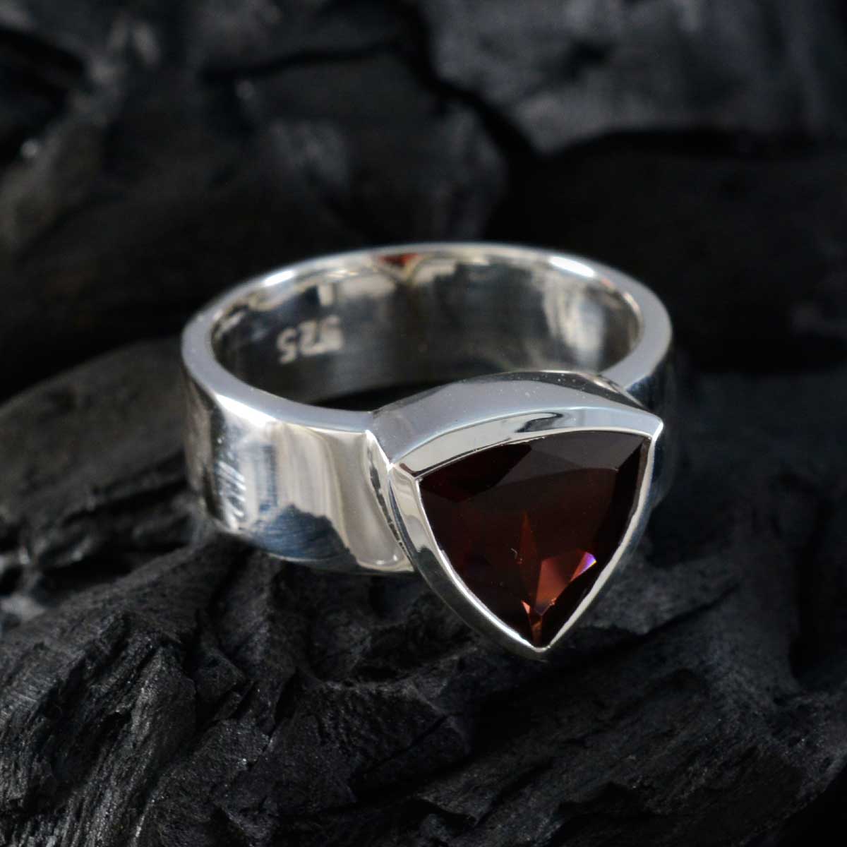 Garnet Solitaire Egyptian Sterling Silver Red Gemstone Eye-catching Signet Band Jewelry - Image 4