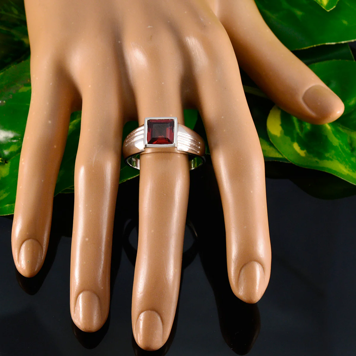 Garnet Solitaire Moroccan Sterling Silver Red Gemstone Classic Feminine Ring Jewelry - Image 4
