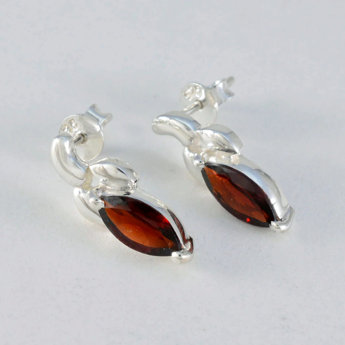 Garnet Spanish Renata Solitaire Stud Red Sterling Silver Earring - Image 2