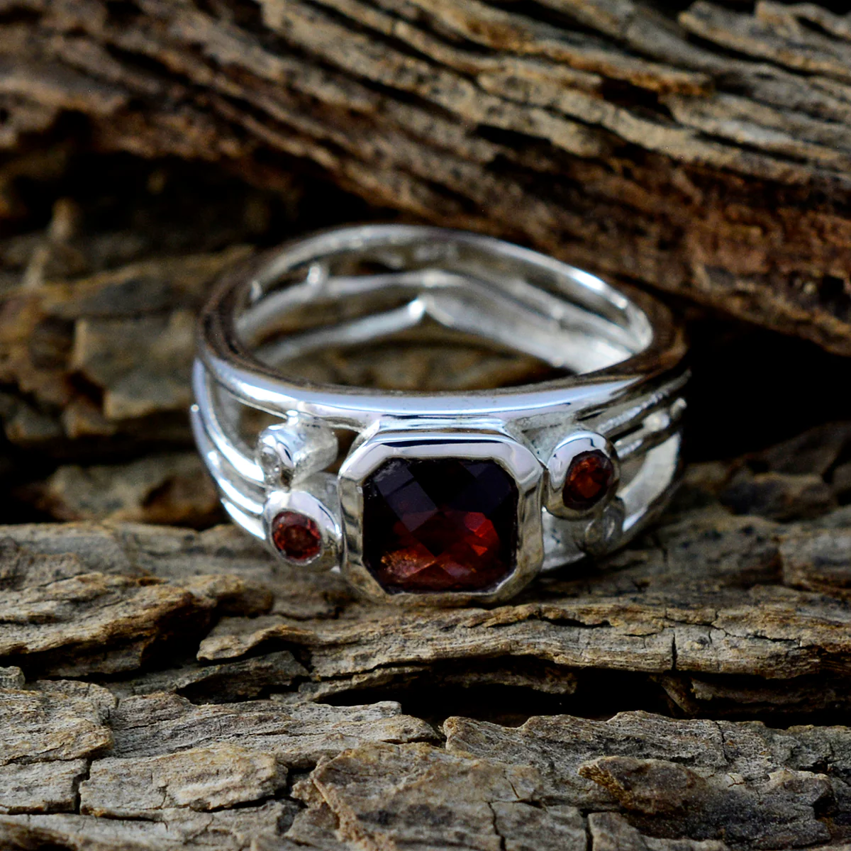 Garnet Trilogy German 92.5 Silver Red Gems Classic Fairytale Ring Jewelry - Image 3