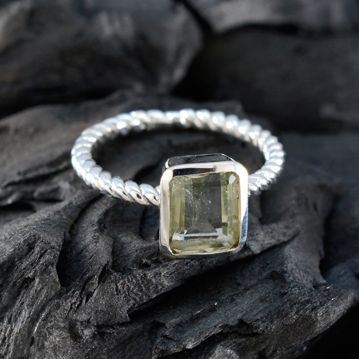 Green Amethyst Solitaire Egyptian Silver Green Gemstones Featherlight Modern Ring Jewellery - Image 4