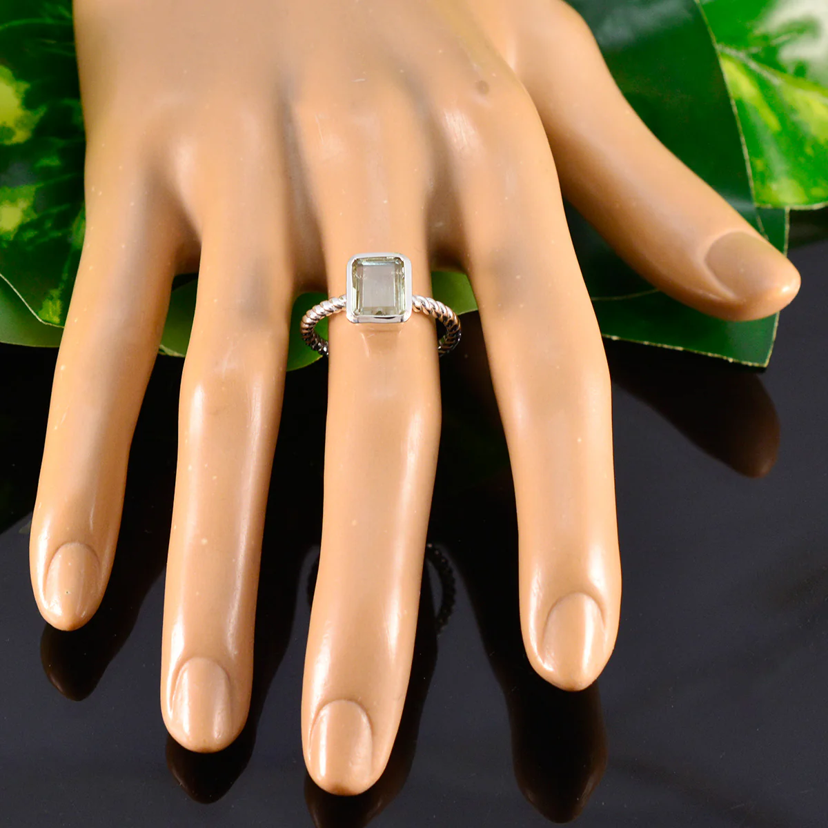 Green Amethyst Solitaire Egyptian Silver Green Gemstones Featherlight Modern Ring Jewellery - Image 5