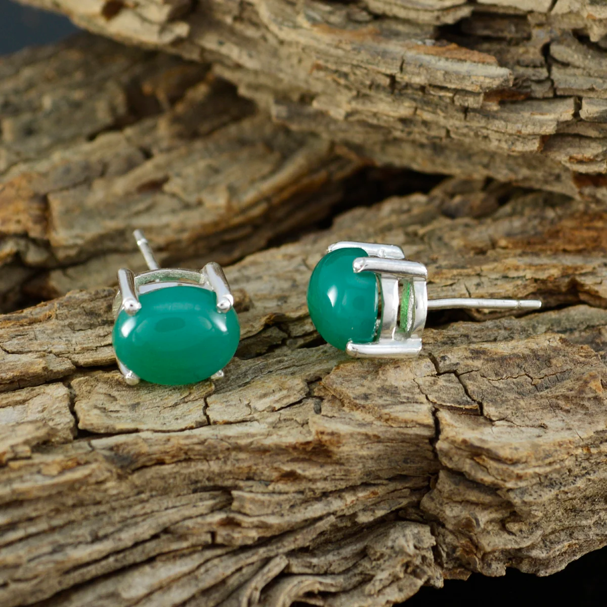 Green Onyx Australian Bruna Solitaire Stud Green Silver Earring - Image 3