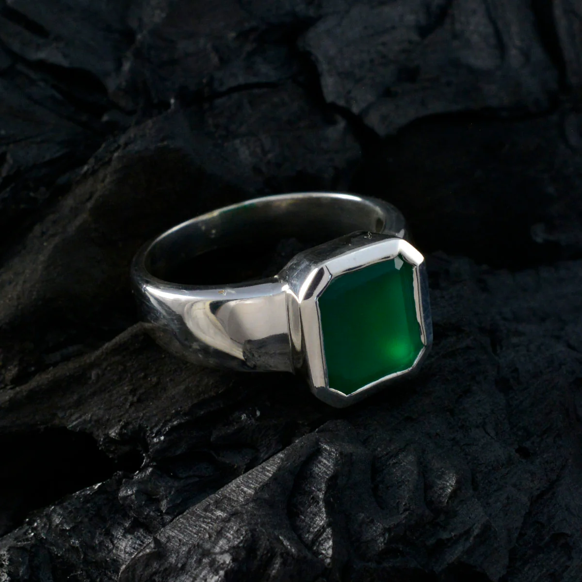 Green Onyx Solitaire French 92.5 Silver Green Gems Eye-catching Trendy Ring Jewelry - Image 4