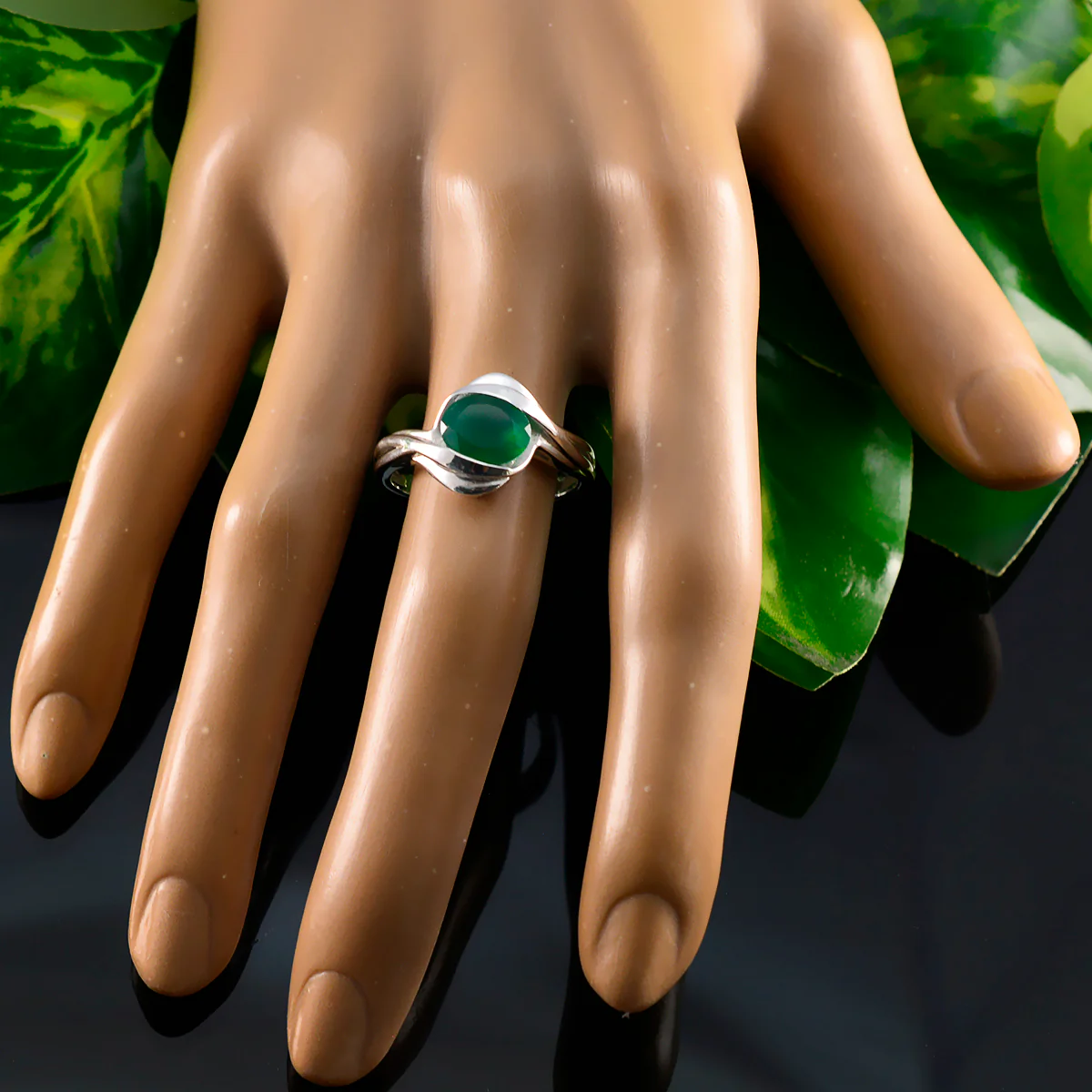 Green Onyx Solitaire Indian Silver Green Gemstone Tiny Modern Ring Jewellery - Image 5