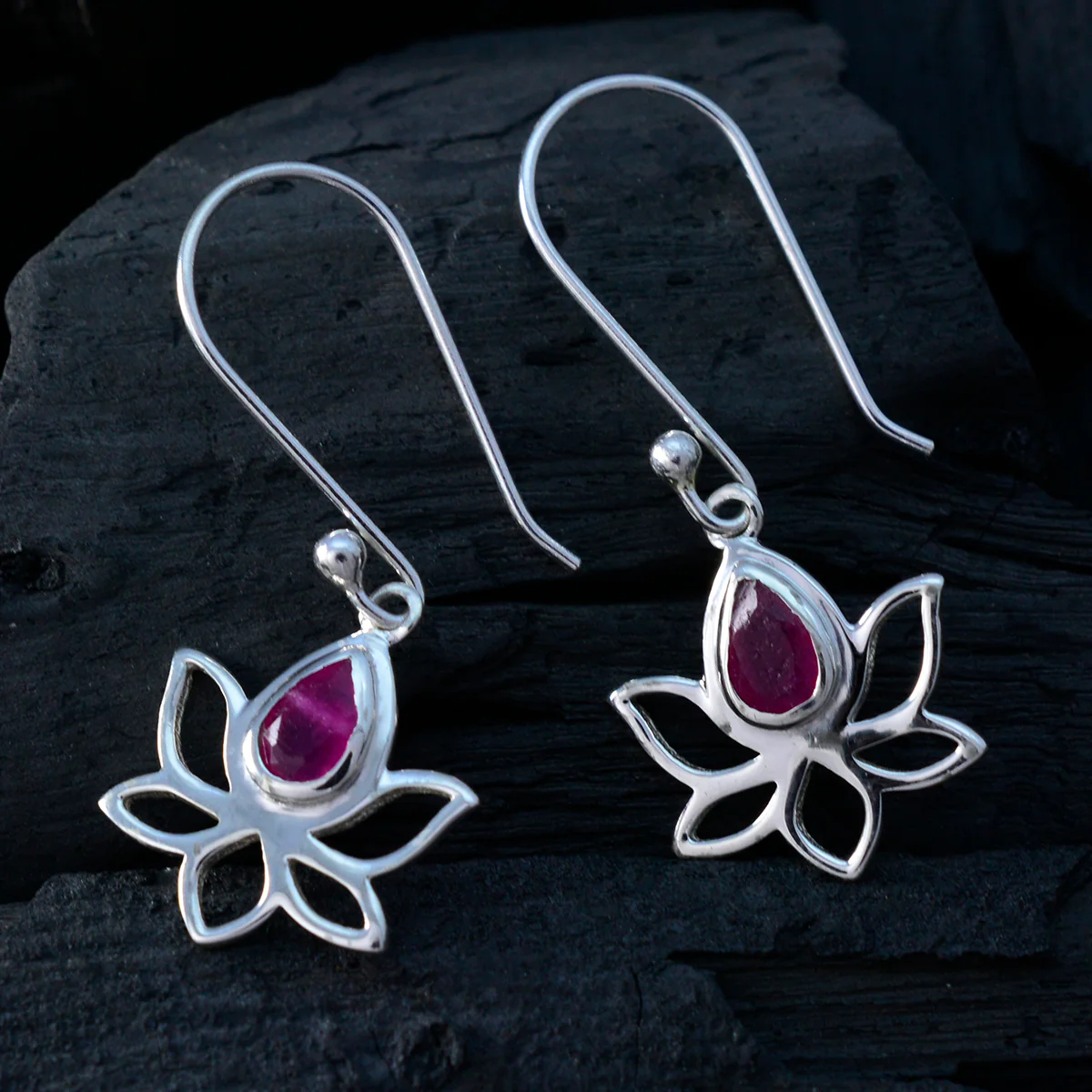 Indian Ruby American Isabella Solitaire Dangle Red Silver Earring - Image 2