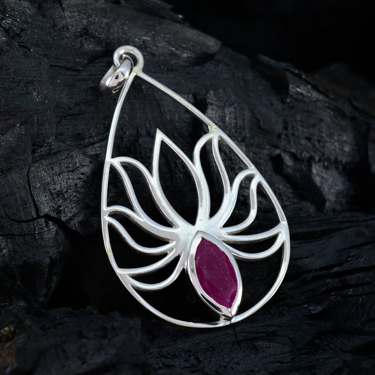 Indian Ruby Dainty Spanish Sterling Silver Solitaire Evelyn Rope-Wire Red Pendant Jewellery - Image 3
