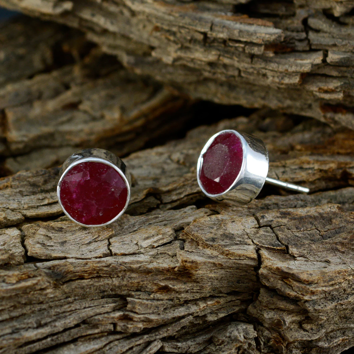 Indian Ruby French Layla Solitaire Stud Red Sterling Silver Earring - Image 3