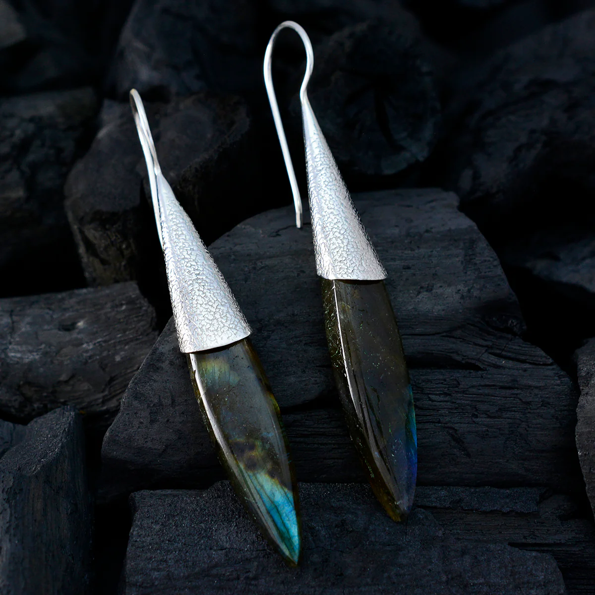 Labradorite French Hua Solitaire Dangle Gray Sterling Silver Earring - Image 2