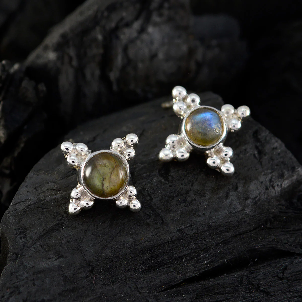 Labradorite Moroccan Amanda Solitaire Stud Gray Sterling Silver Earring - Image 2