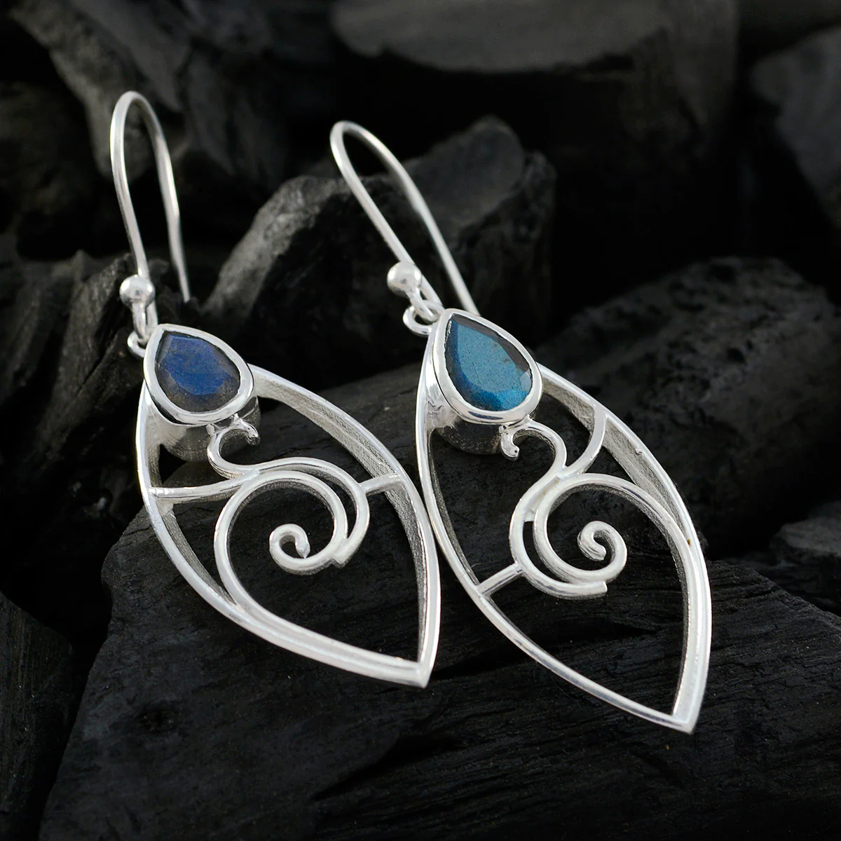 Labradorite Spanish Yan Solitaire Dangle Gray Silver Earring - Image 2